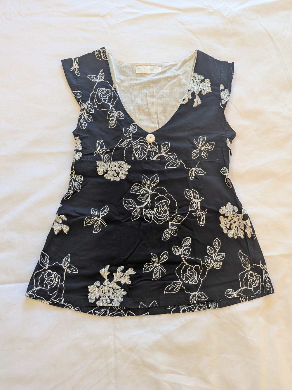 Black Floral V-Neck Women's Top - Short Sleeve